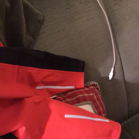 These fabulous beans new leggings have never been worn. Perfect for exercise - Picture 5 of 9